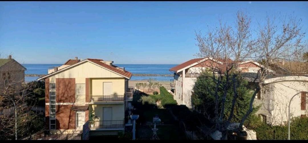 Donata Dal Mare Apartment Francavilla Al Mare Ngoại thất bức ảnh